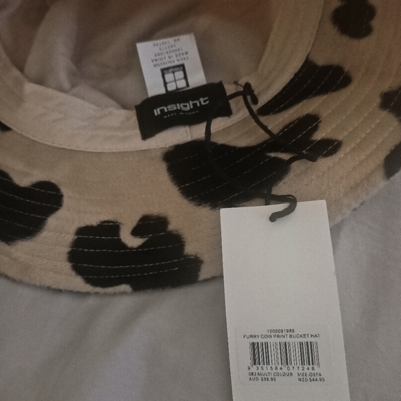 INSIGHT faux fur cowprint bucket hat NWT - Picture 7 of 10